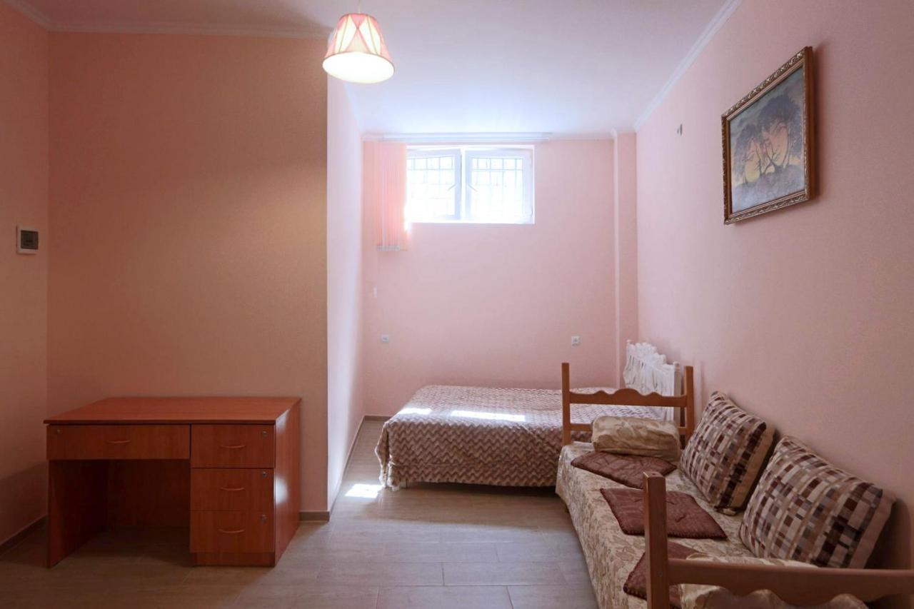 Garnim Guest House Yerevan Exterior photo